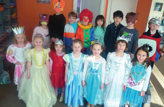 Školní družina Erbenova Pohádkový karneval Ve čtvrtek 27.02.2020 jsme si pro děti připravili Pohádkový karneval. Děti měly za úkol vyrobit nebo přinést masku na téma českých pohádek.