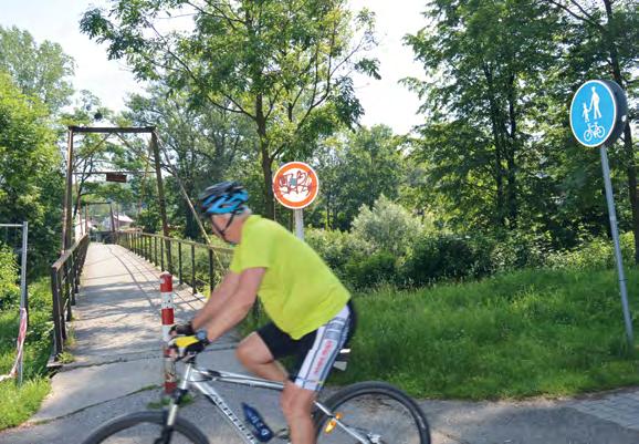 Lávka bude mít nově dvanáct táhel oproti současných osmi, což zvýší její tuhost. Opravou projde i mostovka, tu stávající, z vlnitého plechu zalitou betonem, nahradí pozinkované rošty.