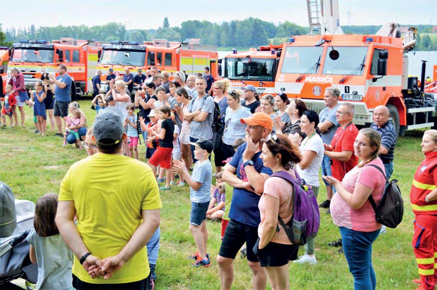 Zpravodaj Rady Města Frýdku-Místku 4 Zpravodajství Voda na vodě při Dni s IZS na Olešné lidem nevadila Den s Integrovaným záchranným systémem, který pořádá Statutární město Frýdek-Místek, se