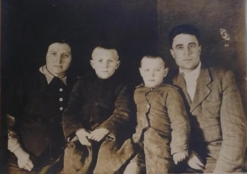 narátorky Bureš)  10: Rodina narátorky Pisarenko z