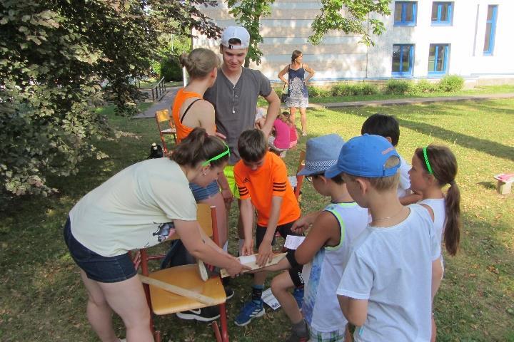 ročník sportovní soutěže Běháme pro radost, které se zúčastnili vedle našich žáků také předškolní děti, rodiče a žáci z polské Sobótky.