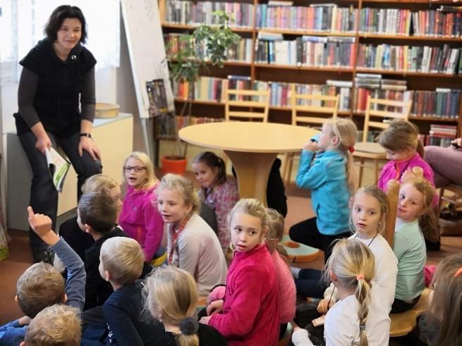 Spolupráce s Městským kulturním střediskem v Sobotce V letošním školním roce úspěšně pokračovala spolupráce s Městským kulturním střediskem v Sobotce a zejména s Městskou knihovnou Fráni Šrámka