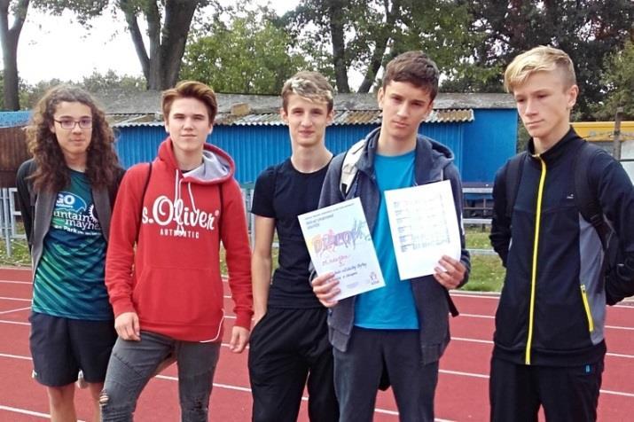 Okrskové kolo ve florbalu Místo konání: Sportovní hala v Jičíně
