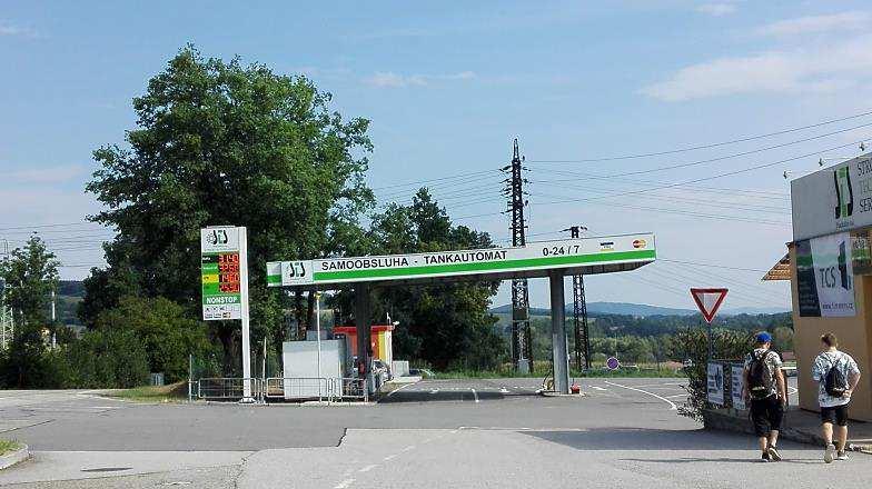 autobusem Dopravní obslužnost obce autobusovou přepravou se v roce 2018 (proti roku 2017) nijak nezměnila.