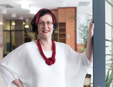 8 9 TRANSSEXUALITA Z POHLEDU SEXUOLOGA A KLIENTA PŘEMĚNA POHLAVÍ JE DLOUHODOBÝ A NÁROČNÝ PROCES MUDr.