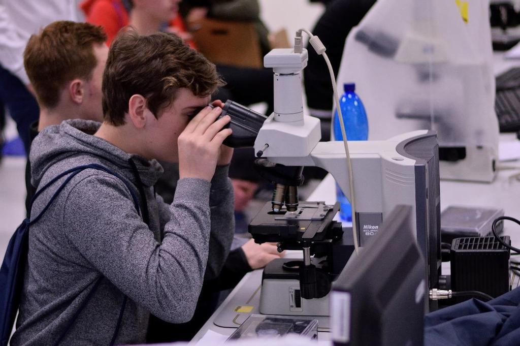 Laboratoř environmentální techniky (výuka předmětů Speciální lékařská a ekologická technika, Ekologické inženýrství, Ekologie v elektrotechnice, Ekologie ve zdravotnictví, experimentální měření v