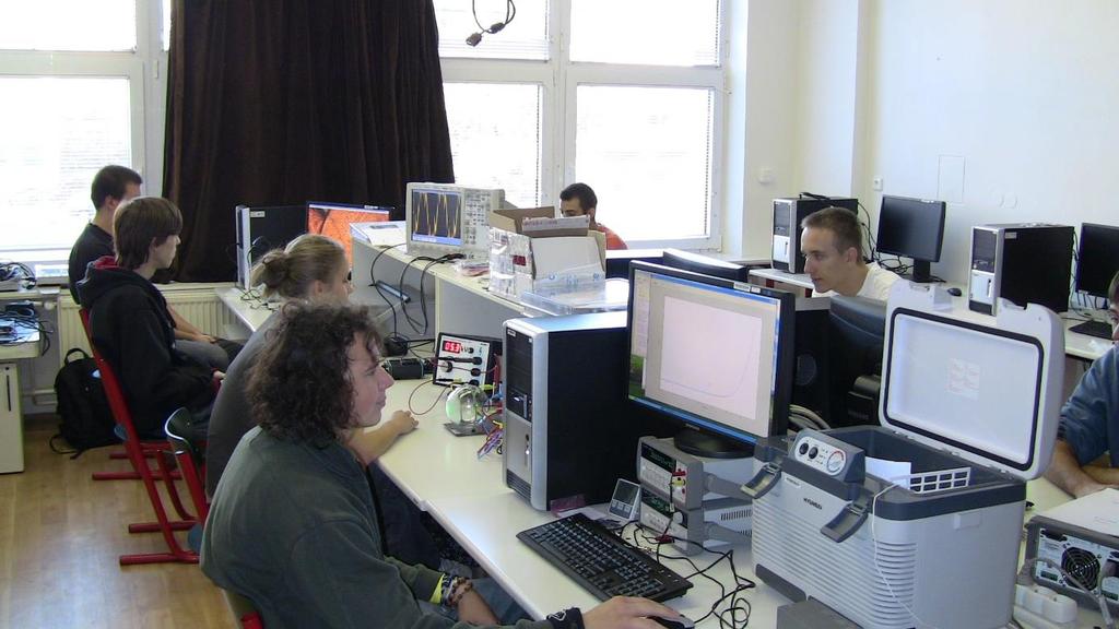 Fyzika v elektrotechnice (H-AEI) (doc. Ing. Karel Liedermann, CSc.) Fyzika pro audio inženýrství (J-AUD) (prof. Ing. Pavel Koktavý, CSc., Ph.D. Fyzika 1 (T-IBP) (prof. Ing. Lubomír Grmela, CSc.