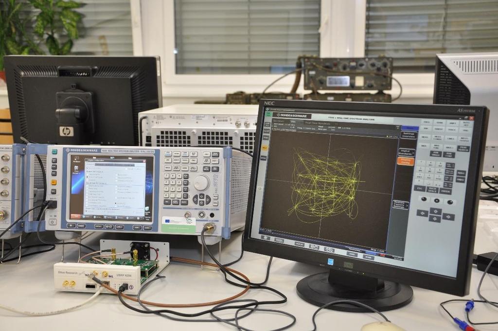 Kvantová a laserová elektronika (doc. Ing. Lucie Hudcová, Ph.D.) Mikrokontrolery pro pokročilé aplikace (Ing. Aleš Povalač, Ph.D.) Návrh antén a rádiových spojů (doc. Ing. Jaroslav Láčík, Ph.D.) Počítačové a komunikační sítě (prof.