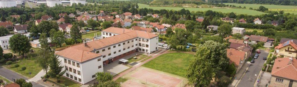 Při zápisu je třeba předložit: žádost o přijetí do MŠ, rodný list dítěte a občanský průkaz rodiče (u cizinců pas s