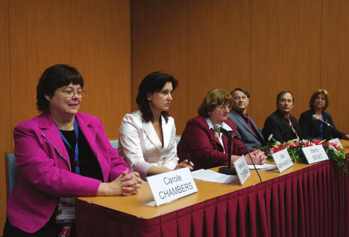 Myšlenka na založení odborné společnosti napadla poprvé Helen McKinnon z Nového Zélandu, když získávala první zkušenosti v oboru onkologické farmacie ve Spojených Státech a Velké Británii v roce 1986.