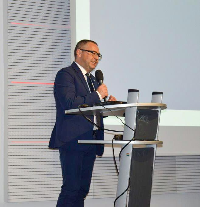 Toto sympozium bylo zahájeno kazuistikou nemocného s HIT na chirurgickém pracovišti, kterou přednesl pan doktor Pavel Coufal.