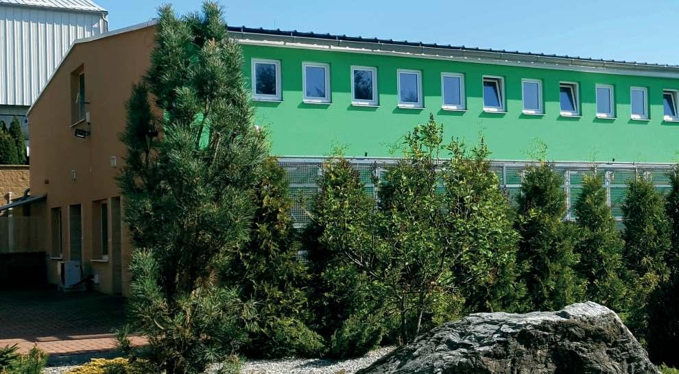 Chov papoušků pokračuje Ing. Jana Nedělníka S Ing. Nedělníkem jsme byli v častém kontaktu a navštěvovali ho společně s různými zahraničními autory.