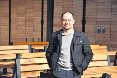 ROZHOVOR Architektura města se nemůže scvrknout na parkování Lidé se o veřejný prostor často zajímají výhradně v souvislosti s momentální užitnou funkcí.