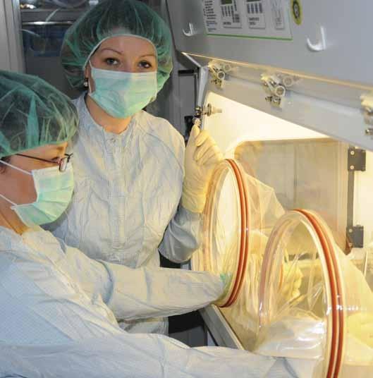Zaostreno ˇ Oddelení ˇ prípravy ˇ cytostatik v lékárne ˇ FTN v Praze Redakce časopisu Onkologická Farmacie Od 6.
