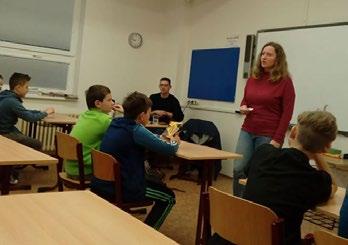 Sedmáci měli informace o autorovi zjišťovat sami, mohli klást různé otázky, které je zajímaly. Josef Lukášek všechny ochotně zodpověděl.