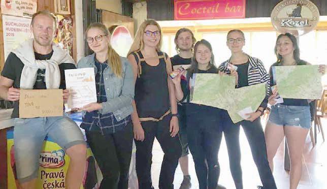 Právě tady budoucí kantorka vykouzlí kachní paštiku, dýňový krém, kachní prsa s pyré a čokoládový fondant. Menu ochutnají další soutěžící Božena, Vladimíra, Petr a Michal.