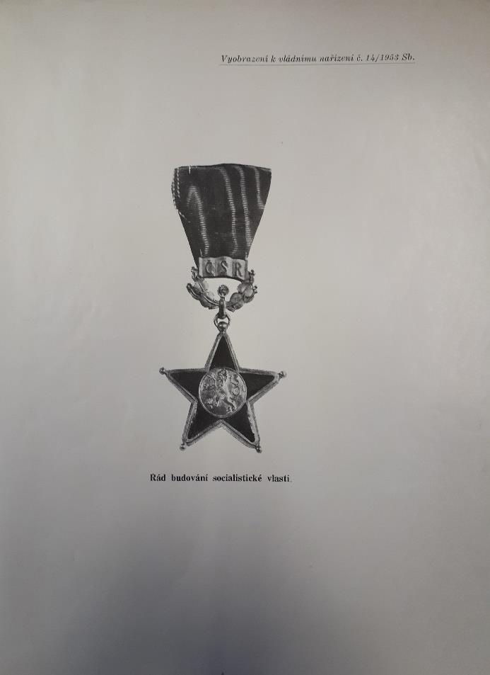 Fotografie č.25 Čestná stráž u tribuny k smrti A.