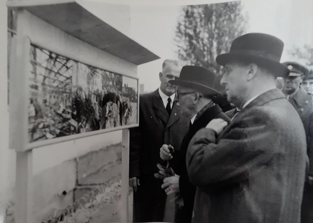 143 Agitace, VŘSR, 1. Máj, 1.-.7.- 9.lvěten, Družba, LM, MDŽ) Fotografie č.