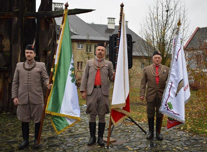 DŮSTOJNÉ OSLAVY 100 LET OD VZNIKU REPUBLIKY V NAŠEM MĚSTĚ Na krásném místě v areálu johanitské komendy v Českém Dubu jsme si významný státní svátek vzniku československého samostatného státu společně