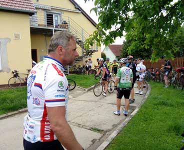 NA KOLE DĚTEM KNIHOVNA PELETON CYKLISTŮ NA KOLE DĚTEM V TEREZÍNĚ 10.
