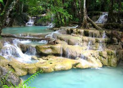 ASIE POZNÁVACÍ EXOTIKA THAJSKO MALAJSIE SINGAPUR Megalopole Bangkok, most přes řeku Kwai v Kanchanaburi, NP Erawan, ostrovy Langkavi a Penang, čajové plantáže v Cameroon Highlands, NP Taman Negara,