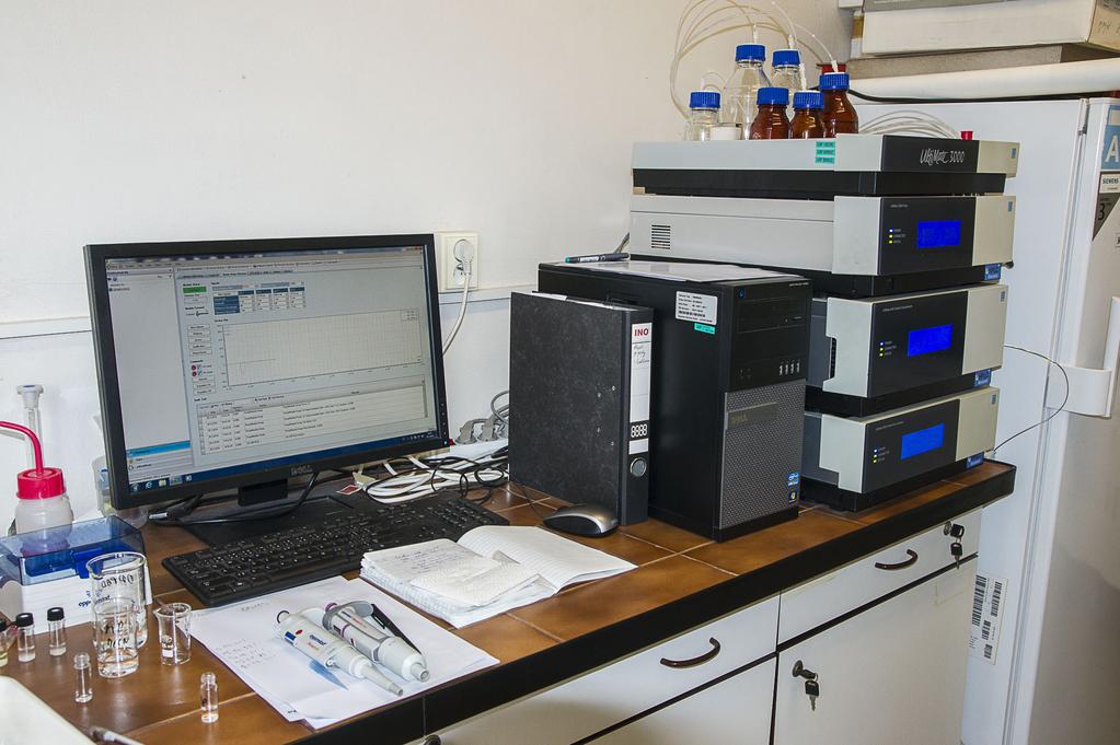 Přístrojové vybavení Analytické laboratoře GC-MS, GC-ECD a GC-FID pro analýzu stopových množství organických polutantů a fosfolipidů v různých matricích životního prostředí (plyny, BTEX, ropné látky,