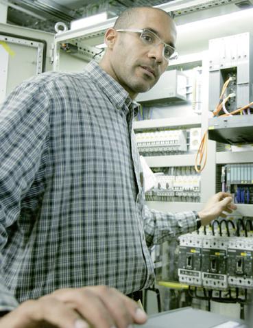 Appendix 18 18/2 SITRAIN Training for Industry 18/3 Partner at Siemens 18/4 Partners at Industry 18/4 Siemens Partner Program 18/5 Online Services 18/5 Information and Ordering Options on the