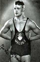 Jozef Herda (1910 1985) Ač Slovák, od jehož narození v Trnavě uplynulo v dubnu sto deset let, zapsal se tento skvělý sportovec i do dějin naší městské části.