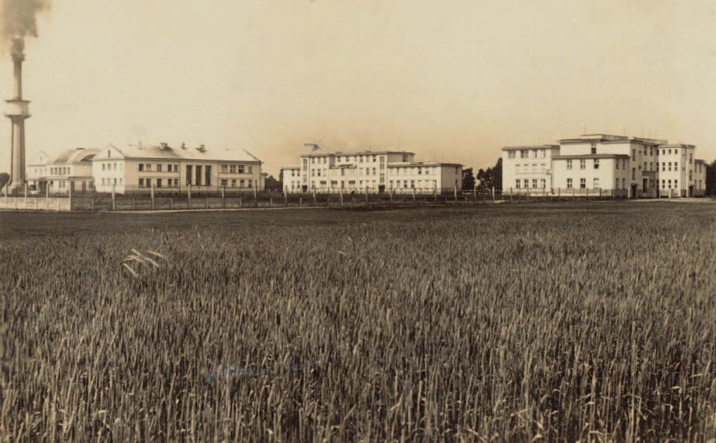 INFORMACE, ZAJÍMAVOSTI HRADEC KRÁLOVÉ VE FOTOGRAFIÍCH FA ULTN NEMOCN CE V HRADC RÁLOVÉ Okresní nemocnice po