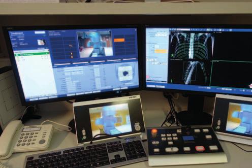 AKTUALITY Obr. 1b. Ovladovna lineárního urychlovače tovaným Českou onkologickou společností a Společností radiační onkologie, biologie a fyziky.