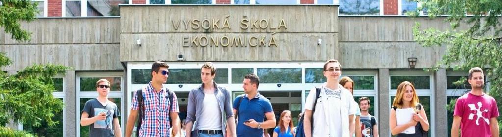 nachází v Praze, šestá fakulta působí v Jindřichově Hradci. Co znamená F1 v závorce u Fakulty financí a účetnictví?