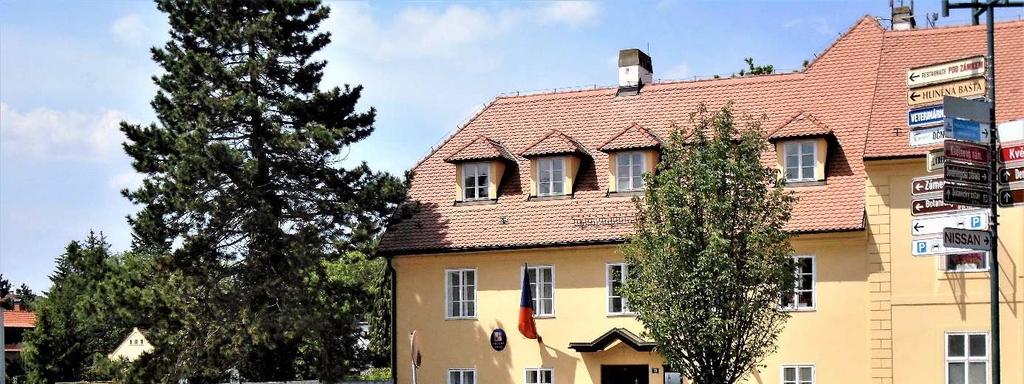 16 15.10. Veřejné zasedání zastupitelstva. 1. Dodatek č. 3 ke Smlouvě o dílo na investiční akci Rekonstrukce Květnového náměstí v Průhonicích se spol. Gardenline, s.r.o. 3. Memorandum o spolupráci mezi obcí Průhonice a Botanickým ústavem AV ČR, v.