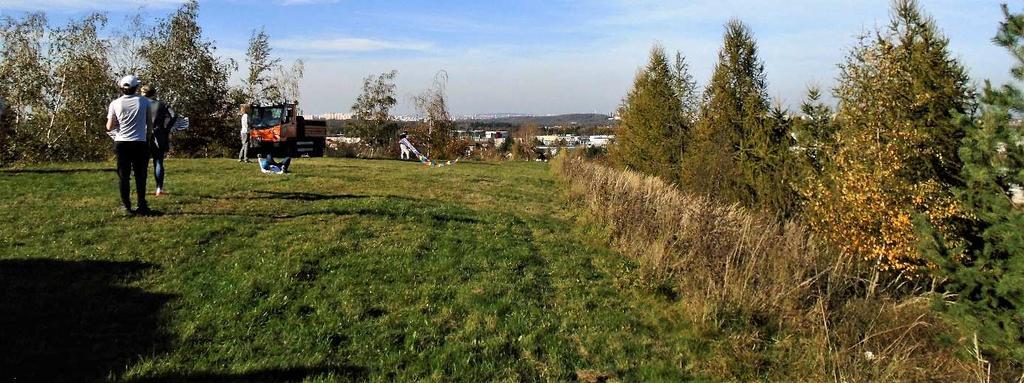 , hustá mlha celé dopoledne, odpoledne slunečné. Maximální teplota po obědě 15 st. Skoro bezvětří. Příjemný podzimní, slunečný den. Dnes fotbalové utkání Průhonice Mladší žáci Vestec B 2:13. 25.10.