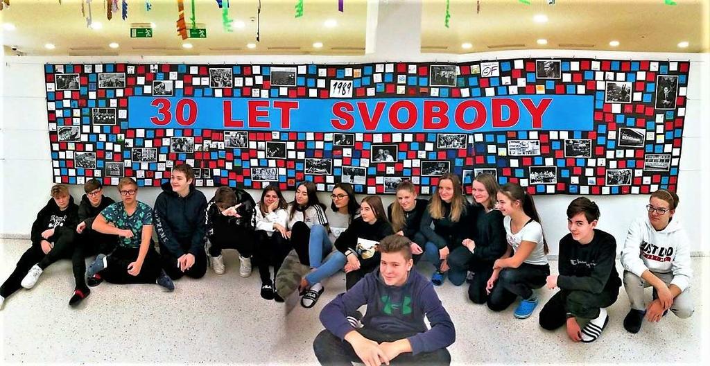 315 nizátorů 300 000 lidmi, podle policie cca 250 000 lidmi. Rozporuplná hodnocení příznivců i kritiků. Akce vyvolává nesčetně otázek proč a za co.