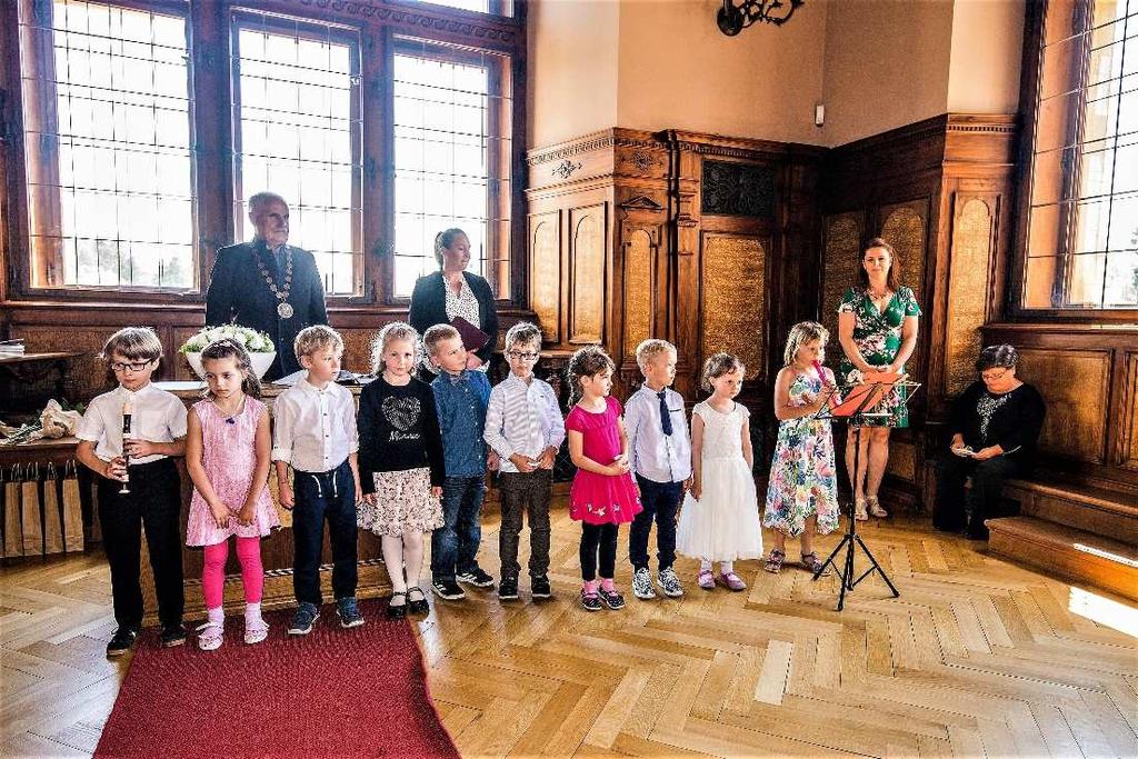 332 Návštěva starosty a hasičů ve Schwaigernu U příležitosti 150. výročí založení Sboru dobrovolných hasičů ve Schwaigernu jsme obdrželi pozvání k účasti na oslavách ve dnech 17. 19.5. od starostky Schwaigernu paní Sabine Rotermund a velitele tamějších hasičů pana Jürgena Kachela.