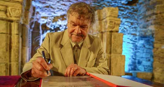 minitéma Cenu města převzali zakladatelka taneční školy a architekt Již pošestnácté bylo uděleno nejvýznamnější ocenění statutárního města Chomutova Cena Jiřího Popela z Lobkovic.