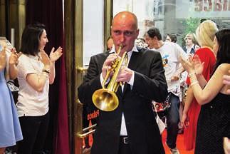 festival (ne)umělců s mentálním a