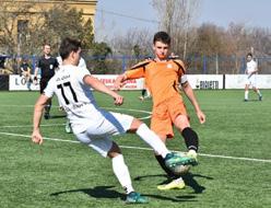 Kankara) Khomyn, Petrach (76. Stanislav) Vlasák, Janík (50. Sejdia), Kubies (50. Mlejnek) Vodrážka. Trenéři Beuk a Petrach. Tabulka České ligy U 17 (skupina A) 1. Slavia B 20 19 0 0 1 126:15 57 2. V. Plzeň B 21 14 1 1 5 71:33 45 3.