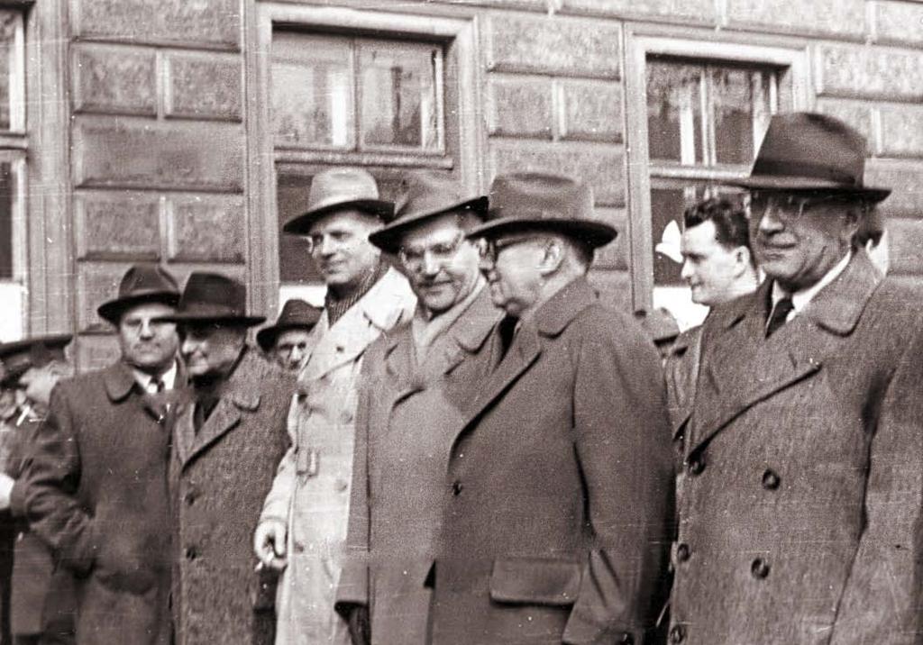 Zprava: prof. Chládek, prof. J. Bečvář, prof. V.