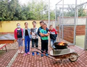 Do nového prostředí jsme přivítali děti koncem května a dětem se tyrkysová výmalba moc líbila.
