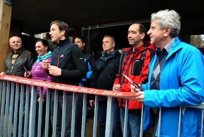 Lesy ČR se významně podílely na Naučné stezce Bukovka Naučná stezka Bukovka byla otevřena 26.11.2016. Byla vybudována na pozemcích ve správě státního podniku Lesy České republiky.