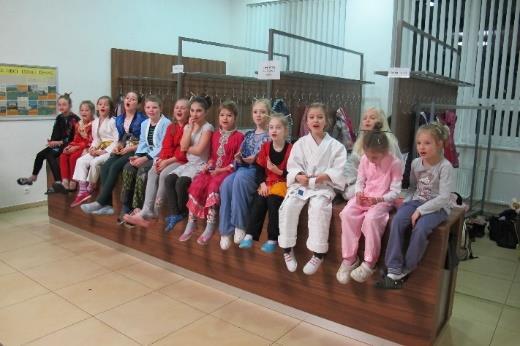 Noc s Andersenem Noc s Andersenem - to je již tradiční pohádkové dobrodružství, které dětem chystají knihovníci, učitelé a další nadšenci po celé České republice i v zahraničí.
