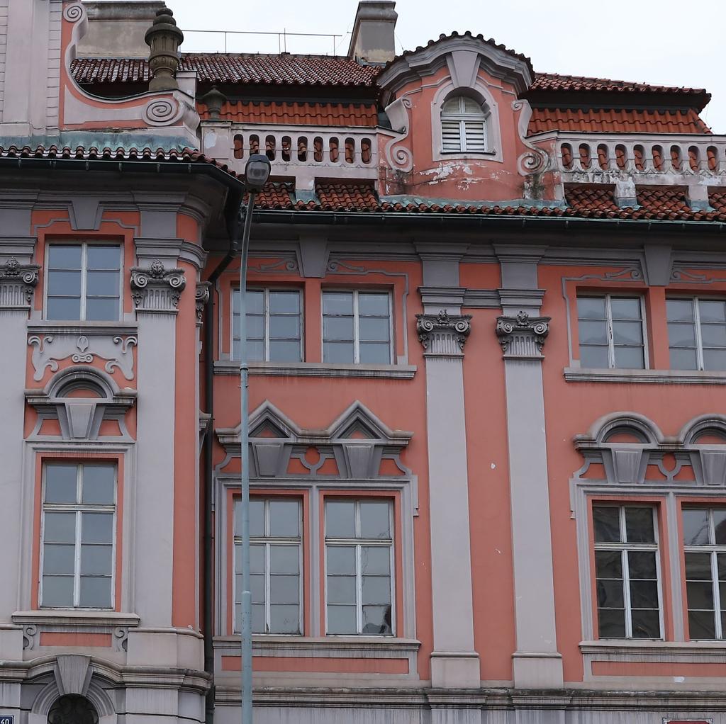 VÝROČNÍ ZPRÁVA 2019 4. KAPITOLA VŠEOBECNÁ FAKULTNÍ NEMOCNICE V PRAZE OŠETŘOVATELSKÁ DOKUMENTACE Od září do prosince 2019 jsme připravili sadu nových ošetřovatelských dokumentací.