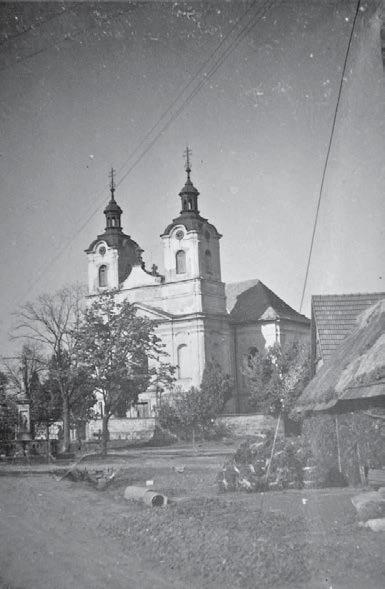 Ostružno kostel Povýšení svatého