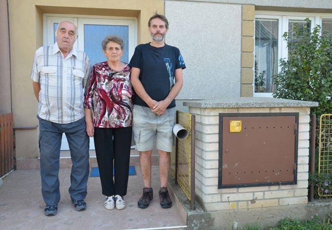 Dům č.p.: 63 Haňovice Střed obce Jaroslav Kuchař *1941 Jarmila Kuchařová roz. Hrubá *1945 z Červené Lhoty Jaroslav Kuchař *1975 syn Pavel Kuchař *1969 Červená Lhota Dobromila Staroštíková roz.