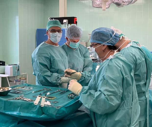 Císařský řez aneb když to nejde přirozenou cestou 29 / Stanice šestinedělí 30 / Perinatální ztráta 31 / Laparoskopické operace 32 / Roboticky asistované operace v gynekologii 33 / Robotická operativa