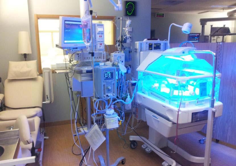 Neonatologické oddělení: Naši malí pacienti potřebují energetický příjem na kilogram tělesné hmotnosti rovnající se elitním sportovcům Tour de France Komplexní systém výživy novorozenců nejrůznějších