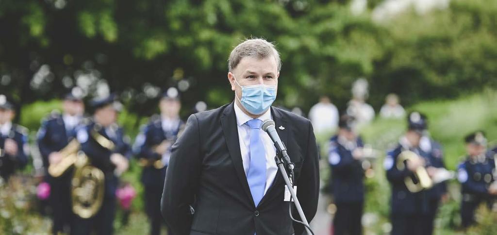 Hudba Hradní stráže a Policie České republiky poděkovala koncertem zaměstnancům Nemocnice České Budějovice, a.s. V prostorách parku Nemocnice České Budějovice, a.s., čekalo na její zaměstnance v úterý 9.