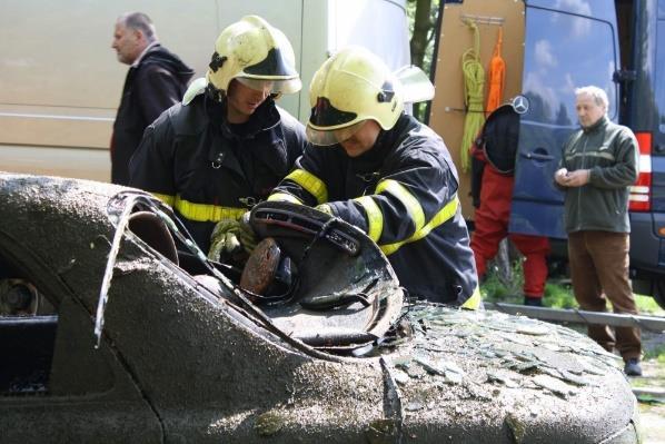 května proběhl na Kozím Becírku výlov. Tentokrát se nelovily ryby, ale auta.