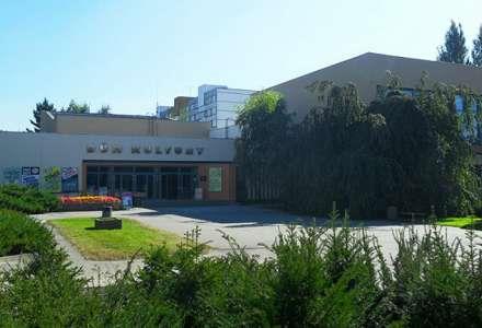 16. kapitola Kultura Dům kultury města Orlová, příspěvková organizace Dům kultury města Orlové je příspěvkovou organizací zřízenou za účelem pořádání akcí kulturního, výchovného, osvětového a